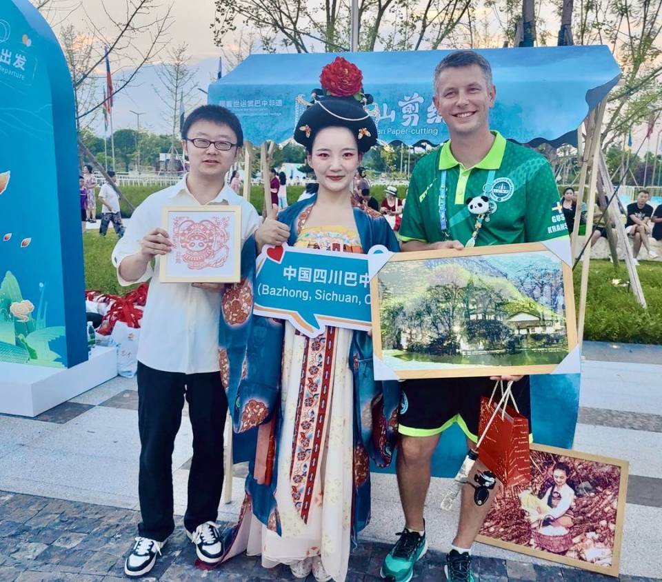 剪纸艺术家, 非遗展示