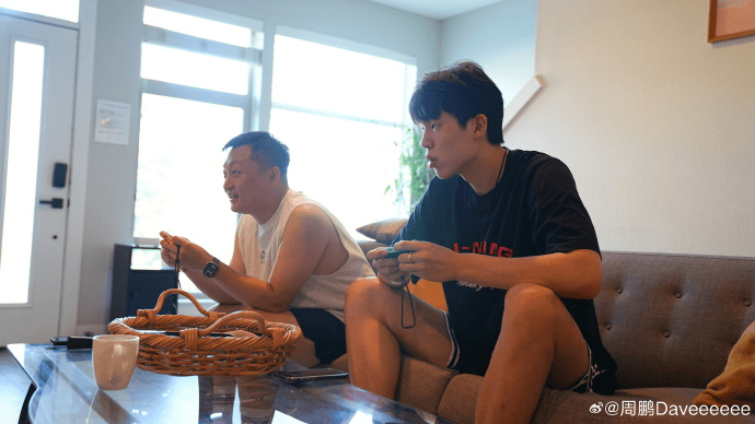 俩月前跟你 俩月前跟你